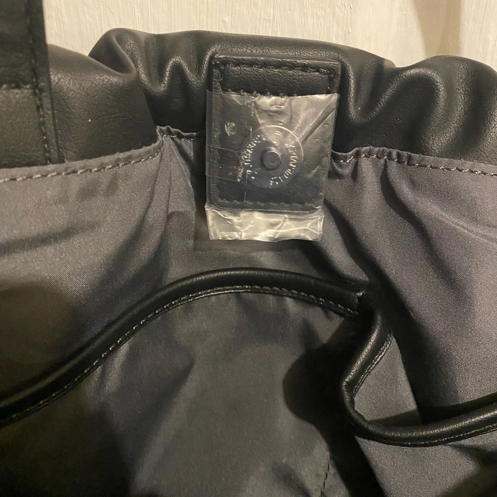 Elegant Black Net Shoulder Bag - Picture 2 of 9